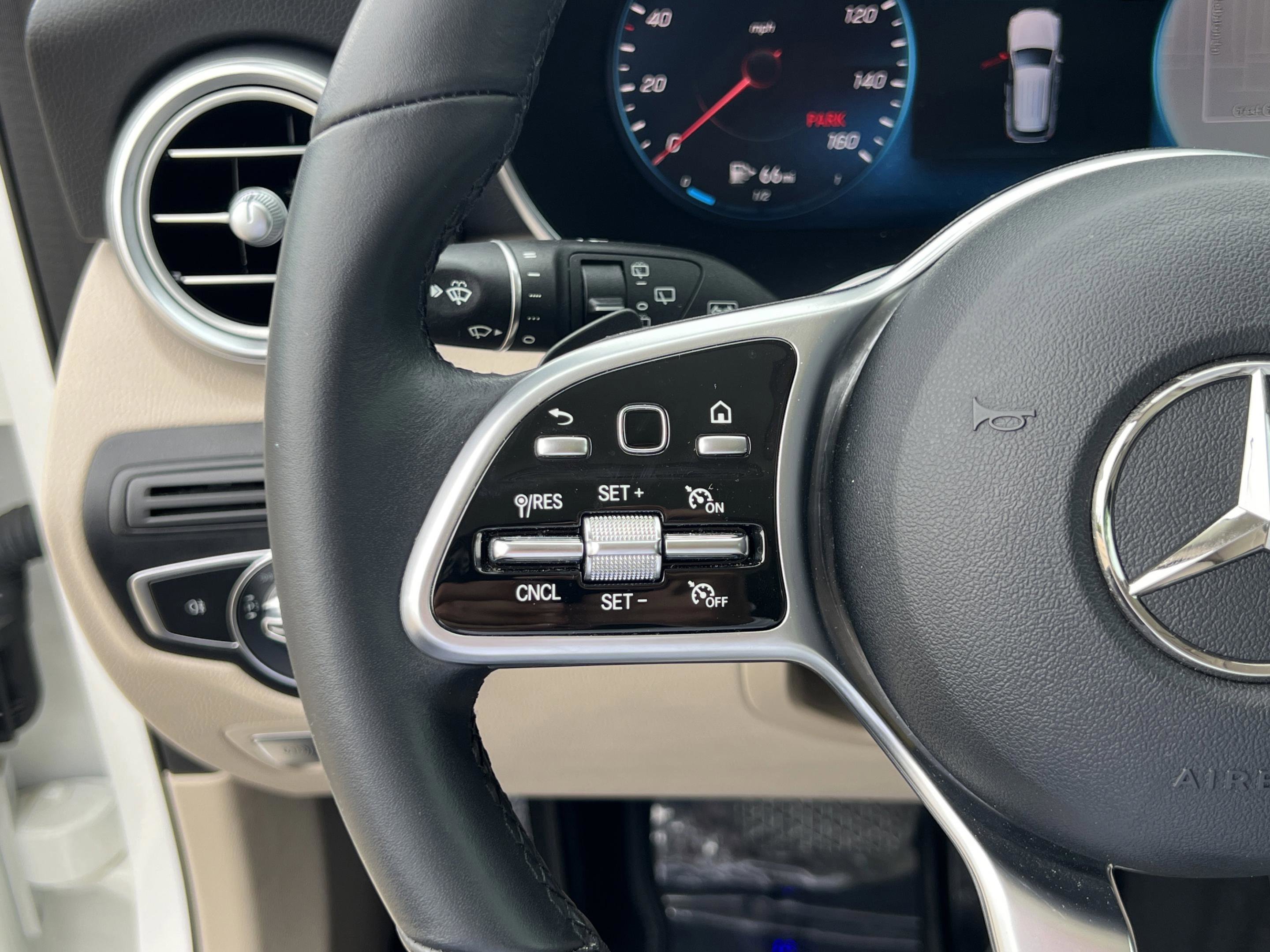 Used 2022 Mercedes-Benz GLC 300 4MATIC w/ Premium Package Lite image 27