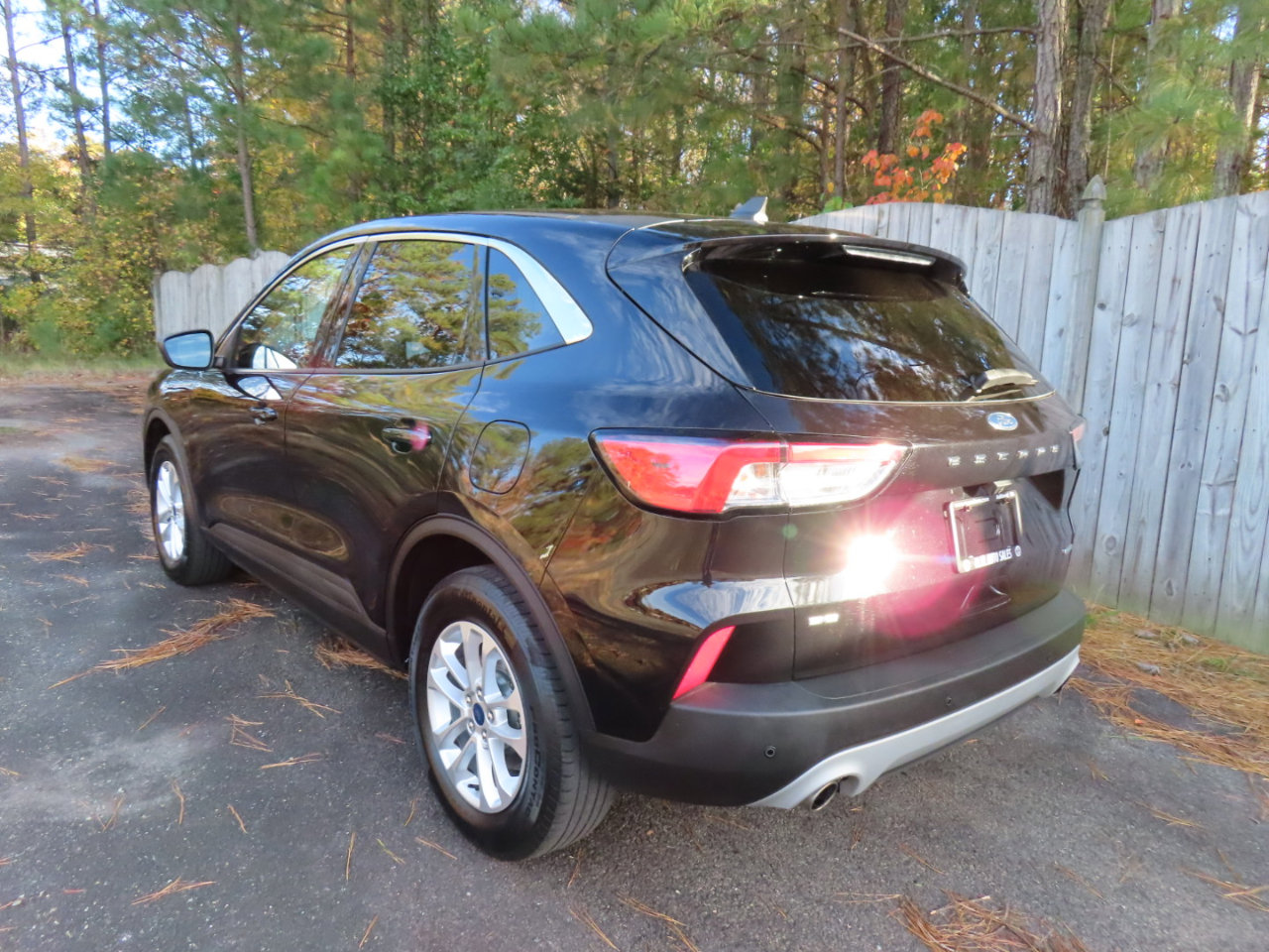 Used 2020 Ford Escape SE image 5
