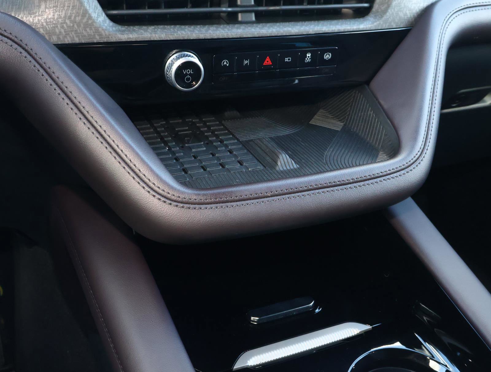 Used 2025 Ford Explorer Platinum w/ LUX Leather Package image 31