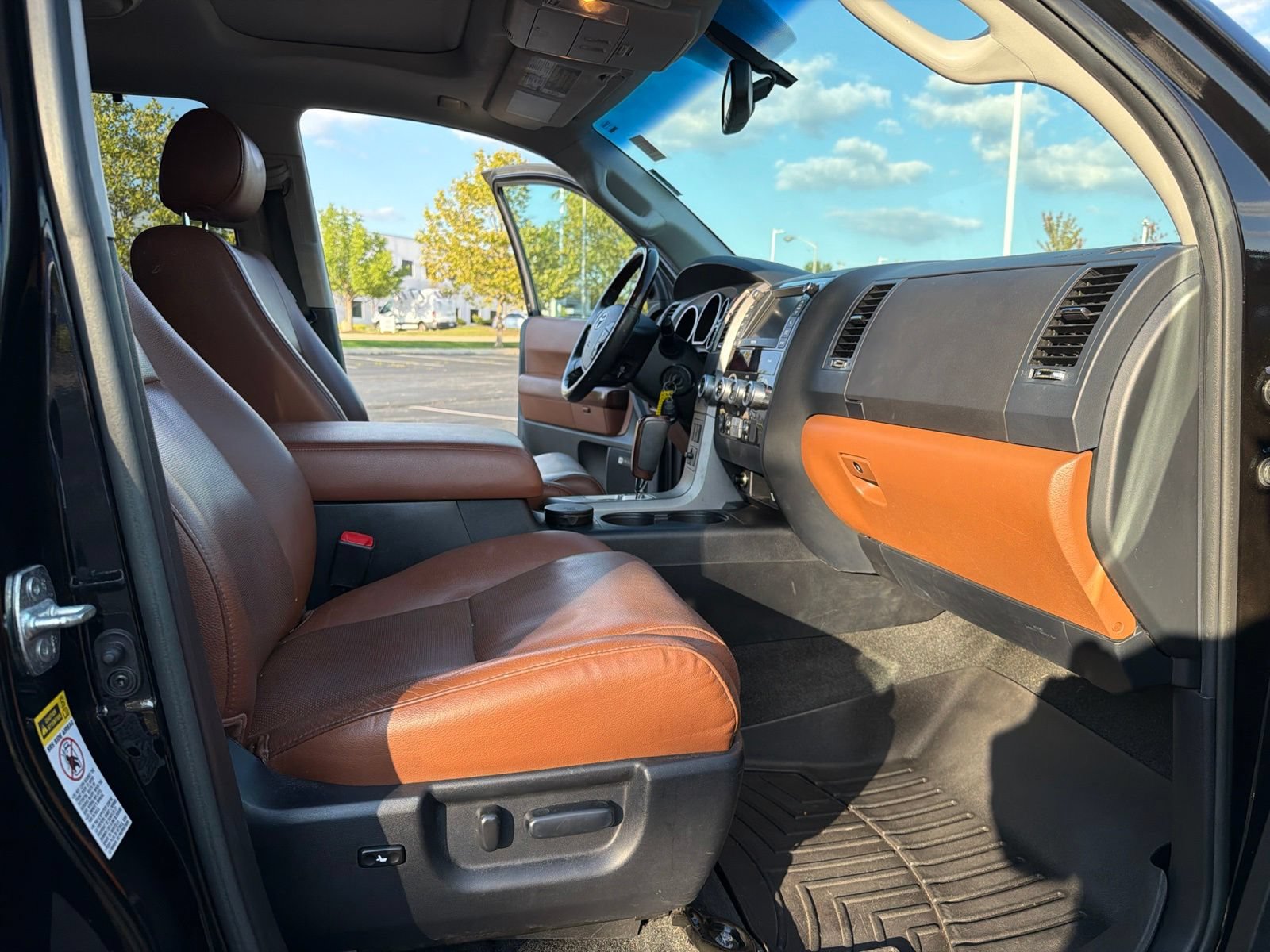 Used 2013 Toyota Sequoia Platinum AWD/4WD image 16