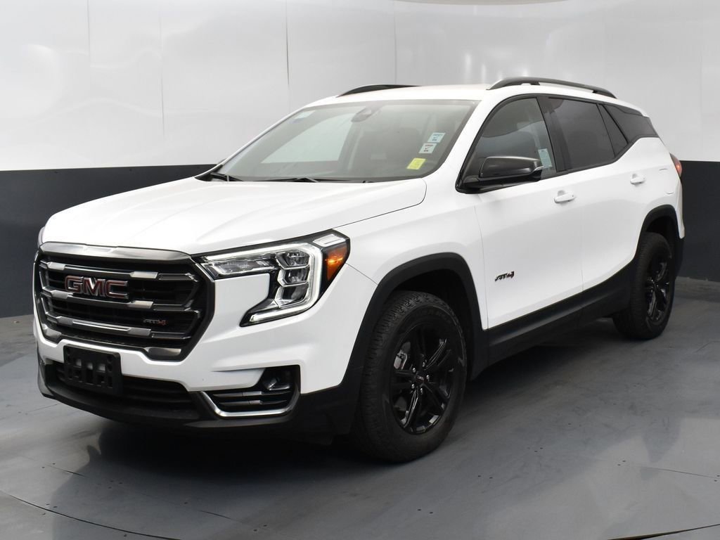 Used 2023 GMC Terrain AT4 image 3