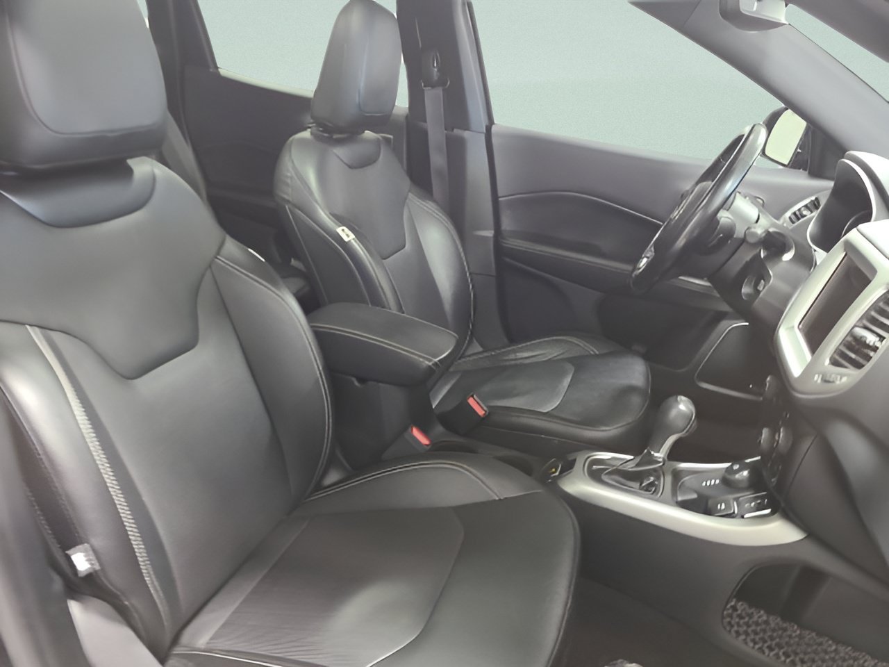 Used 2021 Jeep Compass Latitude w/ Sun and Sound Group AWD/4WD image 15
