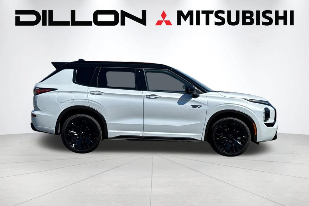 New 2026 Mitsubishi Outlander 4WD Plug-In Hybrid image 3