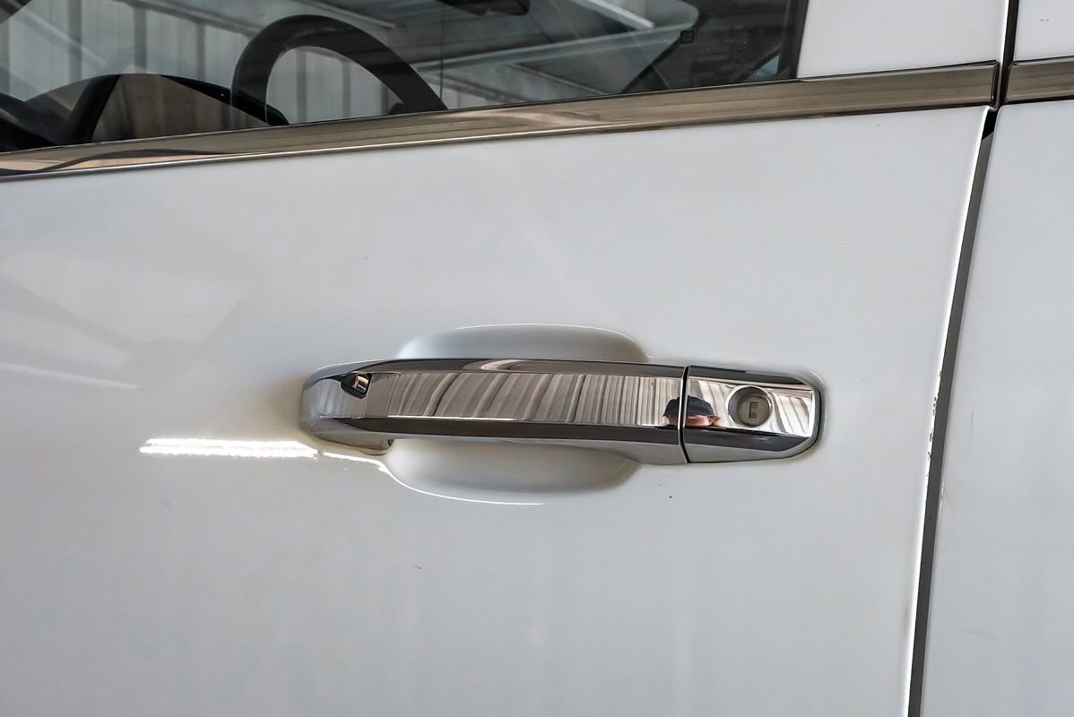 Used 2018 Chevrolet Silverado 2500 LTZ w/ Duramax Plus Package image 40