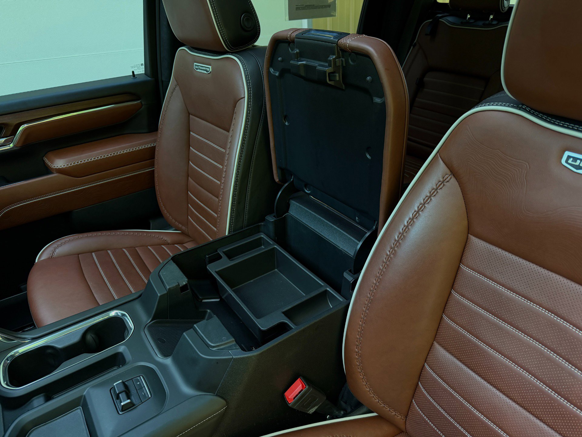 Used 2024 GMC Sierra 3500 Denali Ultimate AWD/4WD image 65