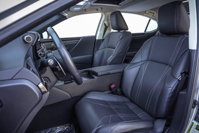 Certified 2025 Lexus ES 300h w/ Luxury Package FWD image 10