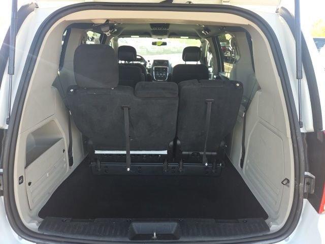 Used 2016 Dodge Grand Caravan SE FWD image 12