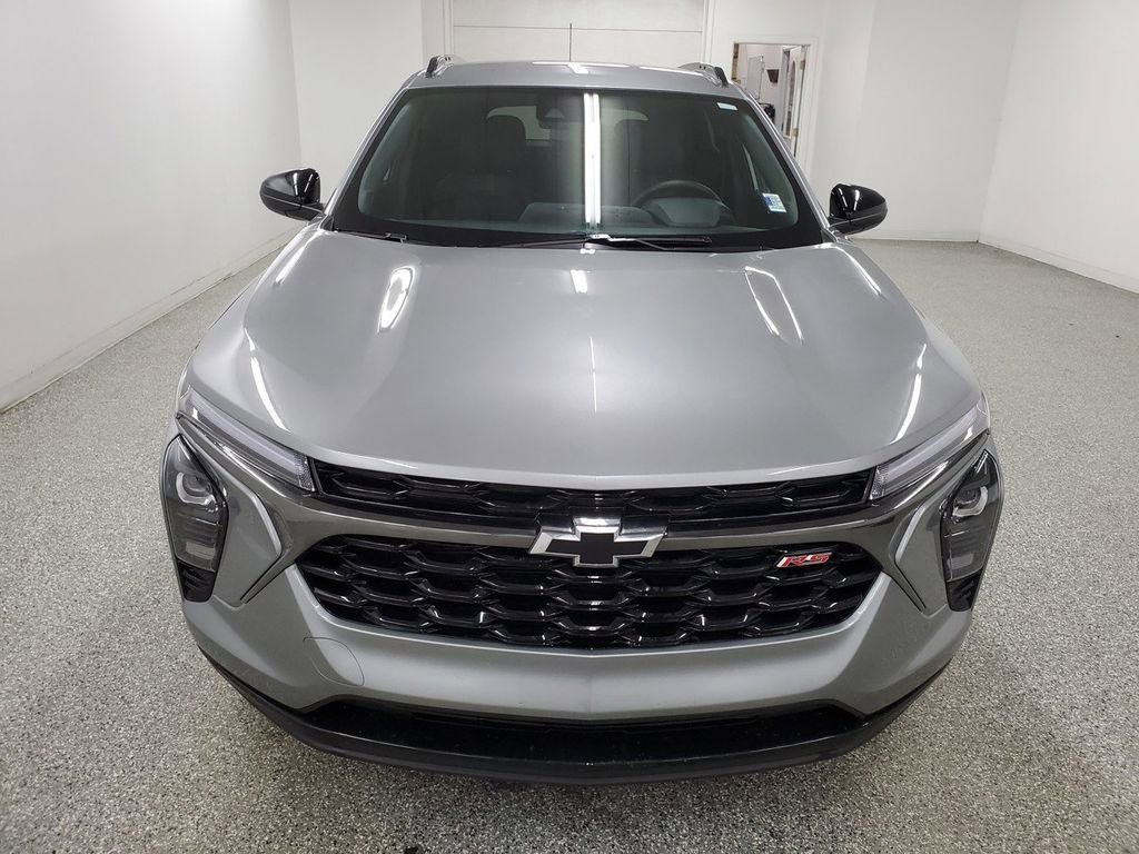 Certified 2025 Chevrolet Trax RS w/ Driver Confidence Package image 2