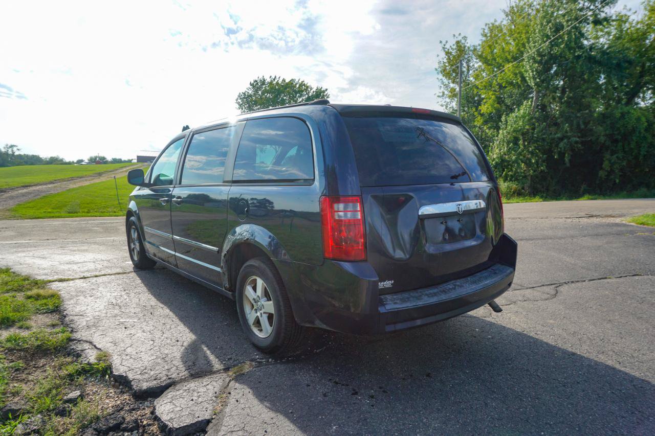 Used 2008 Dodge Grand Caravan SXT FWD image 5
