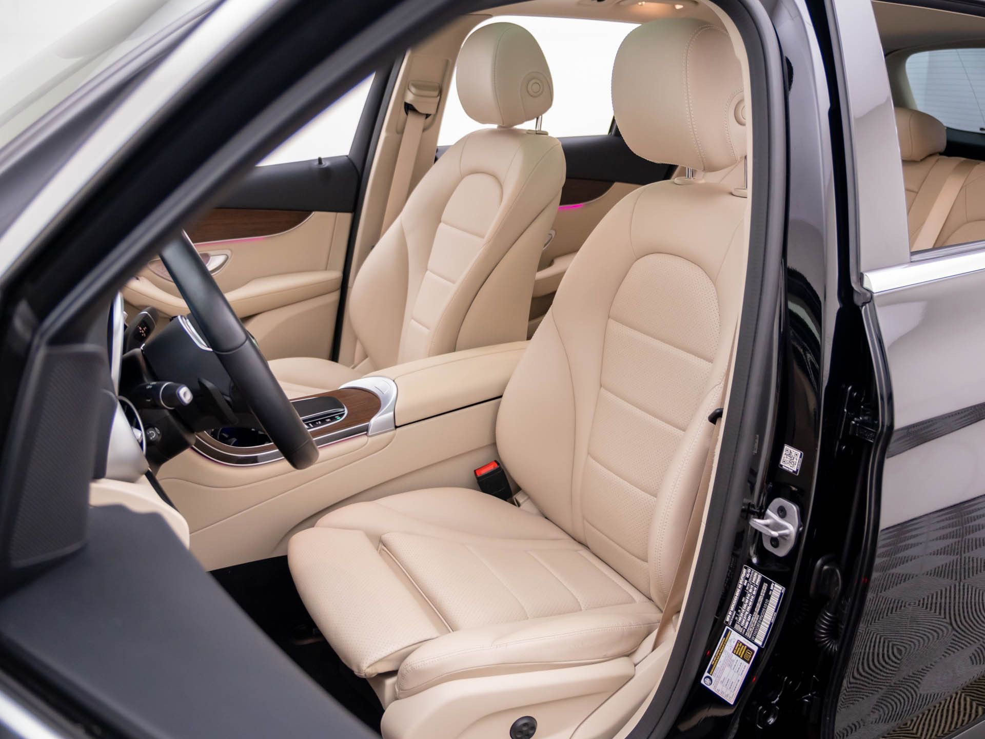 Certified 2022 Mercedes-Benz GLC 300 4MATIC w/ Multimedia Package Lite image 16