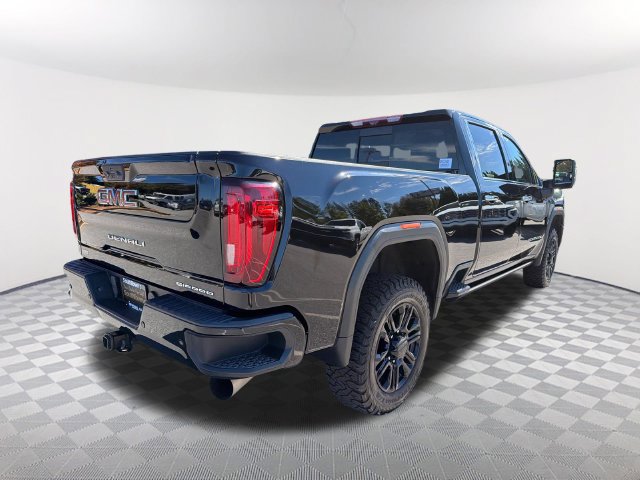 Used 2022 GMC Sierra 2500 Denali w/ Denali Black Diamond Edition AWD/4WD image 5