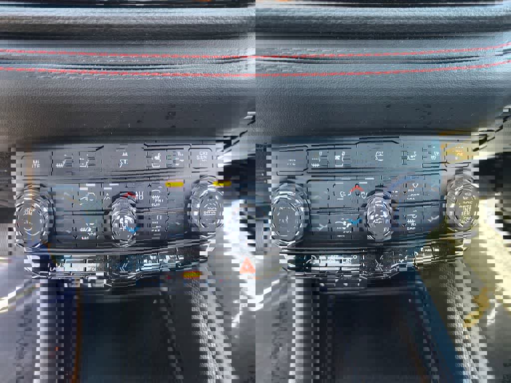 Used 2024 Dodge Durango GT image 15