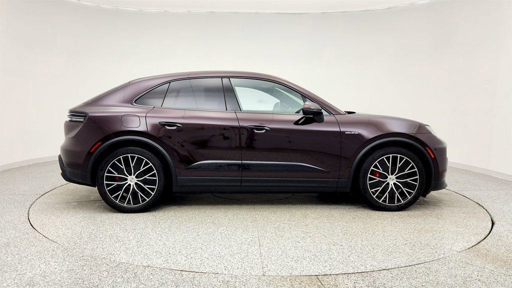 Used 2025 Porsche Macan 4S Electric image 4