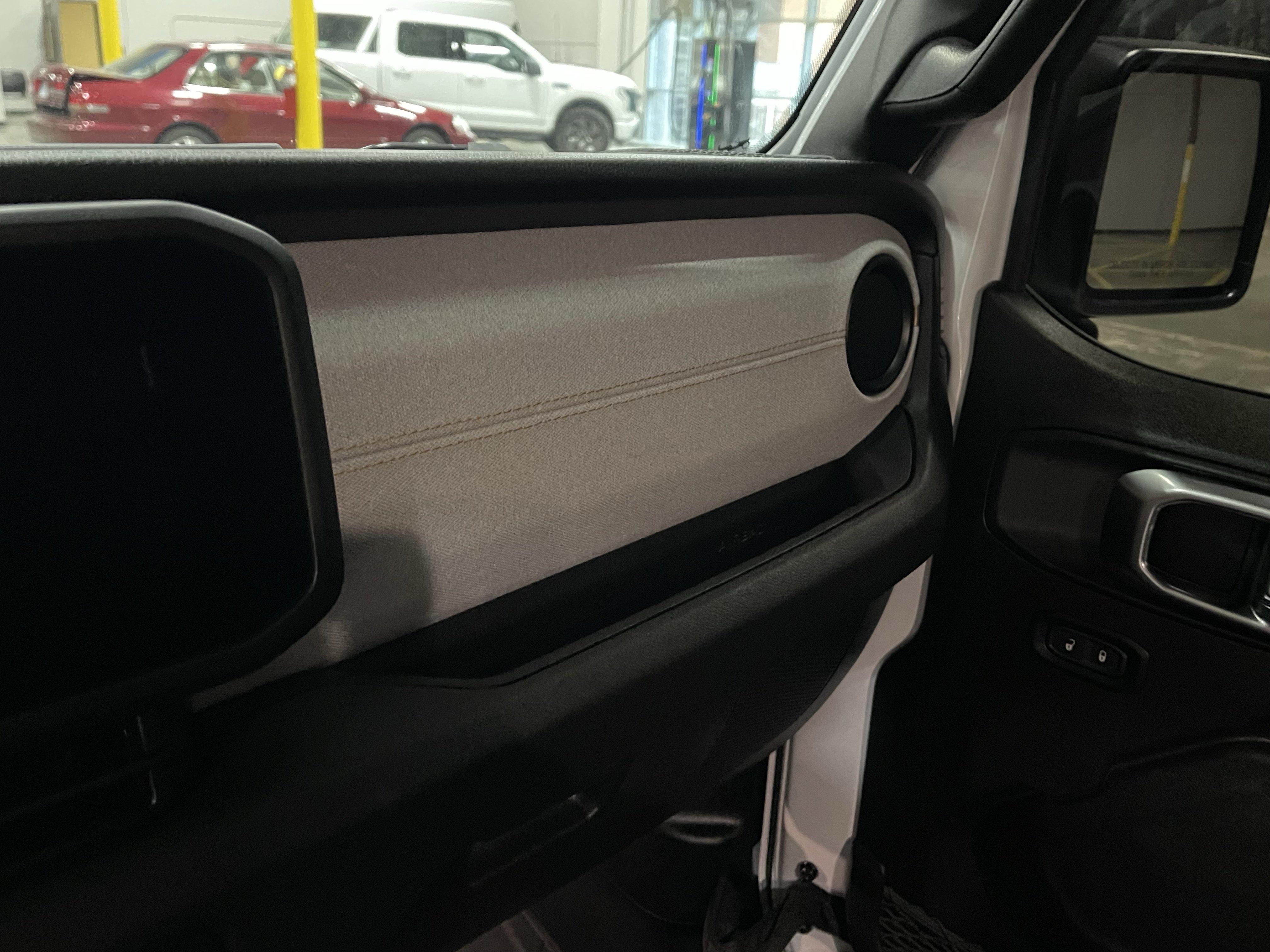 Certified 2025 Jeep Wrangler Sport AWD/4WD image 22