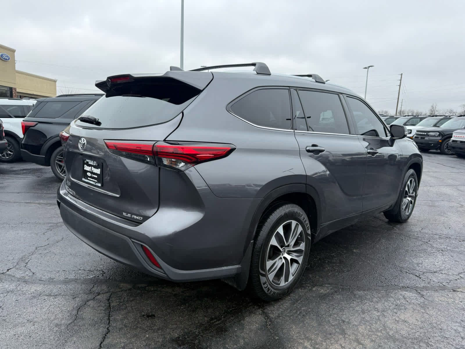 Used 2021 Toyota Highlander XLE image 22