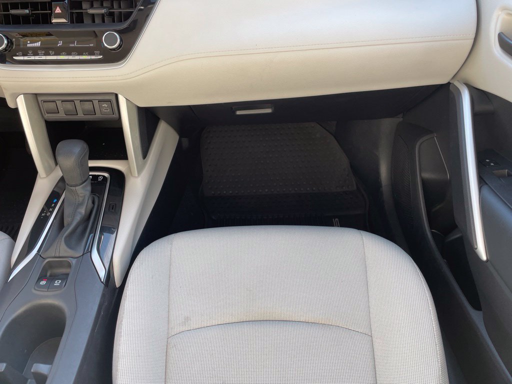 Used 2025 Toyota Corolla Cross L FWD image 24