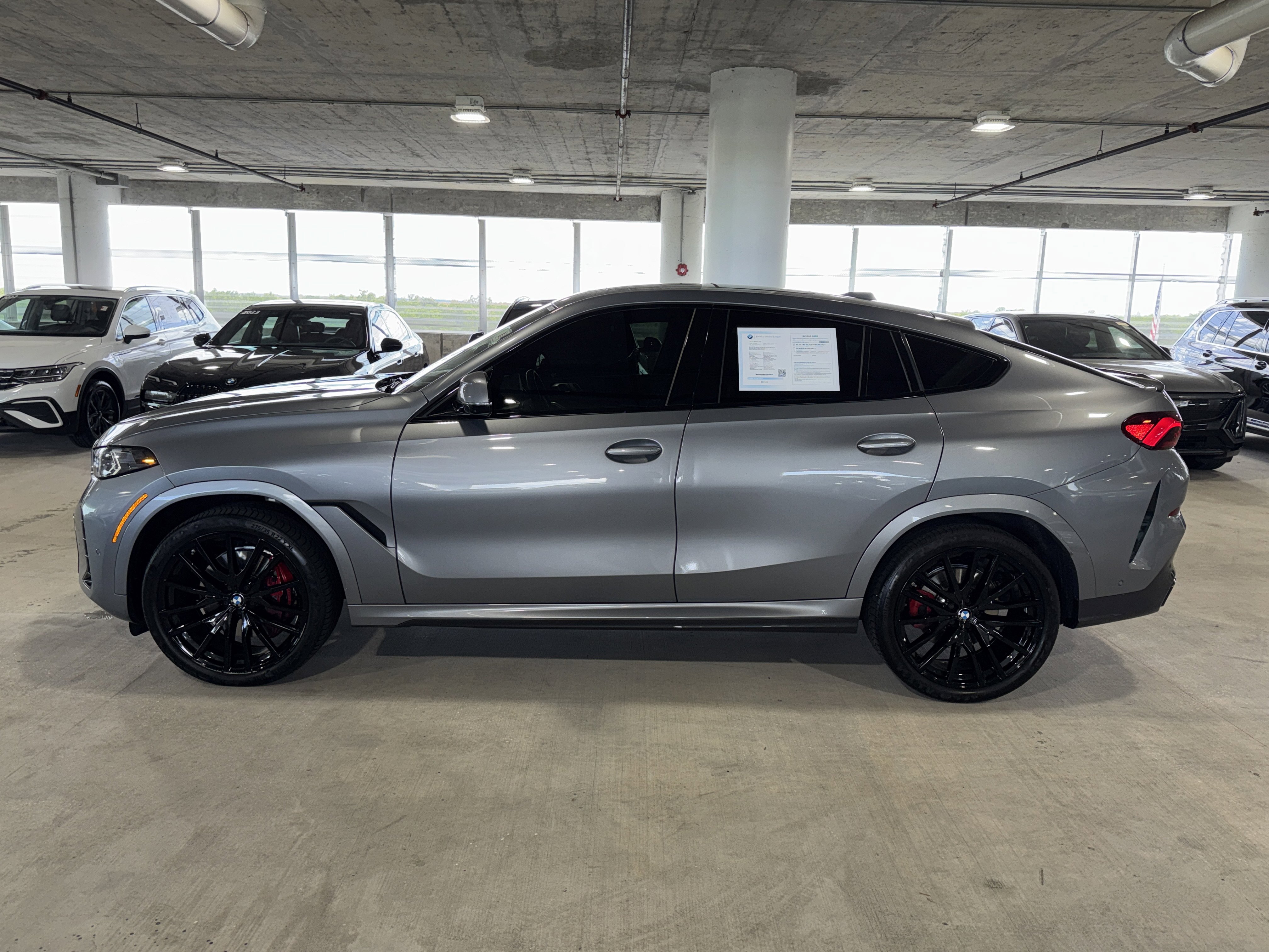 Used 2025 BMW X6 xDrive40i w/ Climate Comfort Package image 5