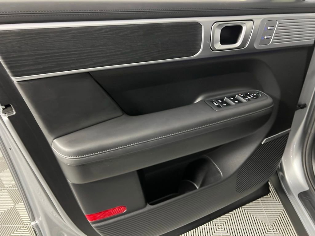 Used 2024 Hyundai Santa Fe Limited image 25