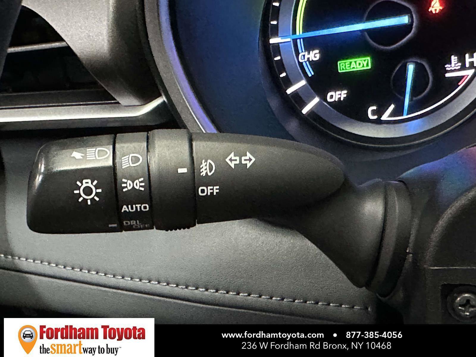 Used 2022 Toyota Highlander XLE AWD/4WD image 36