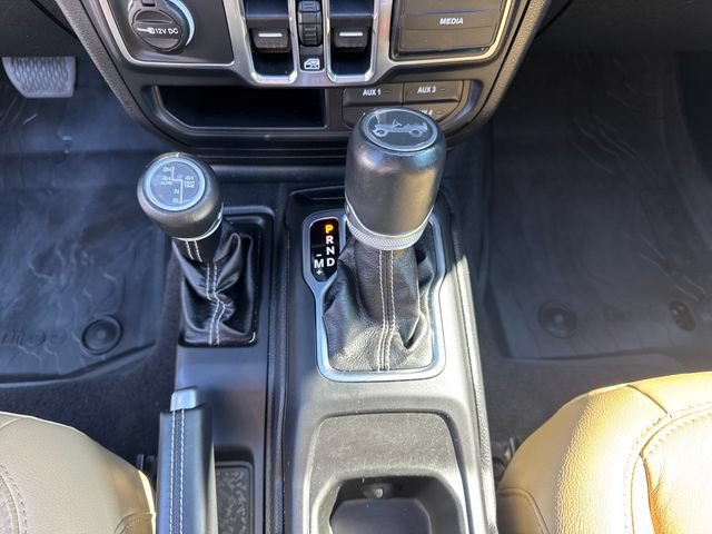 Used 2019 Jeep Wrangler Unlimited Sahara w/ Advanced Safety Group AWD/4WD image 29
