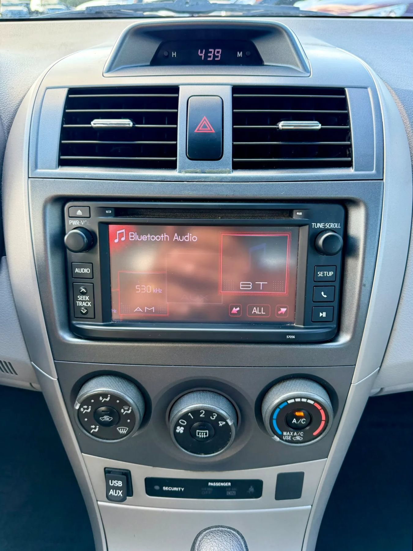 Used 2013 Toyota Corolla LE FWD image 14