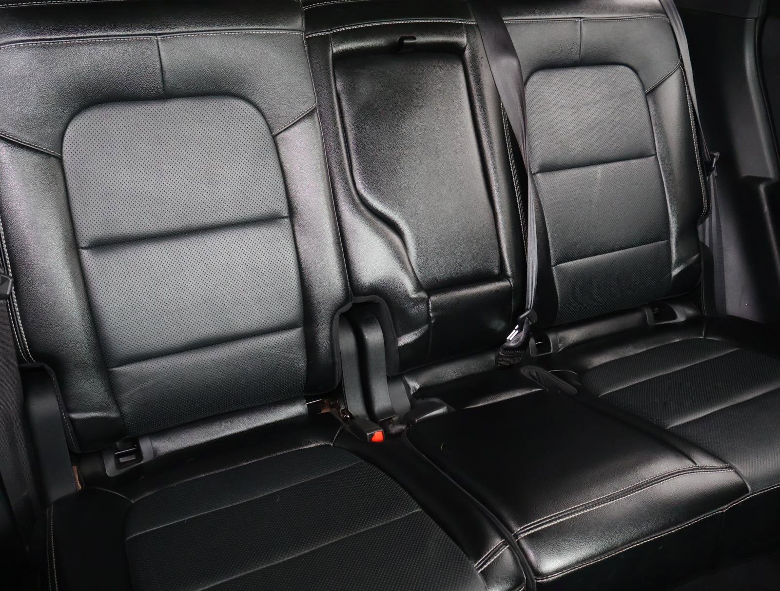 Used 2020 Ford Escape Titanium image 19