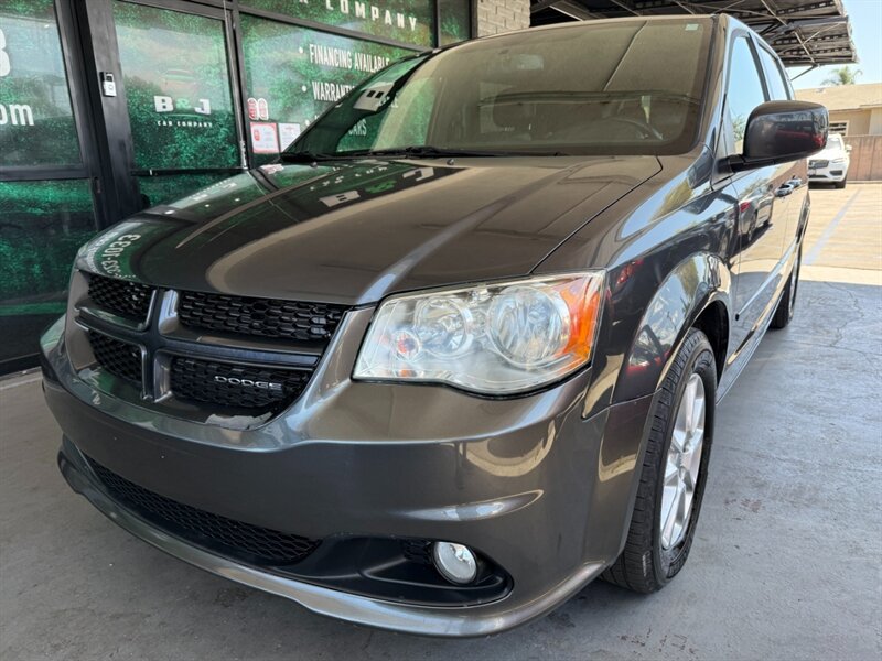 Used 2012 Dodge Grand Caravan R/T w/ Safety Sphere Group FWD image 3