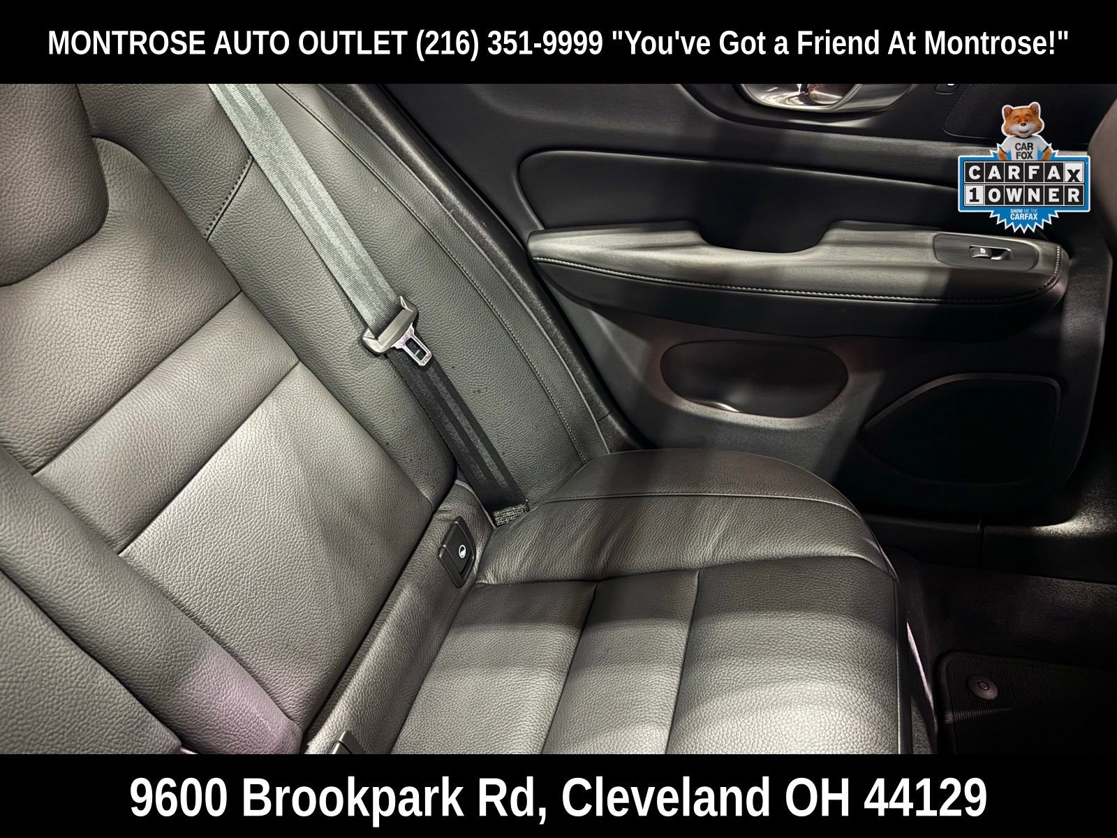 Used 2025 Volvo V60 B5 Cross Country Plus image 31