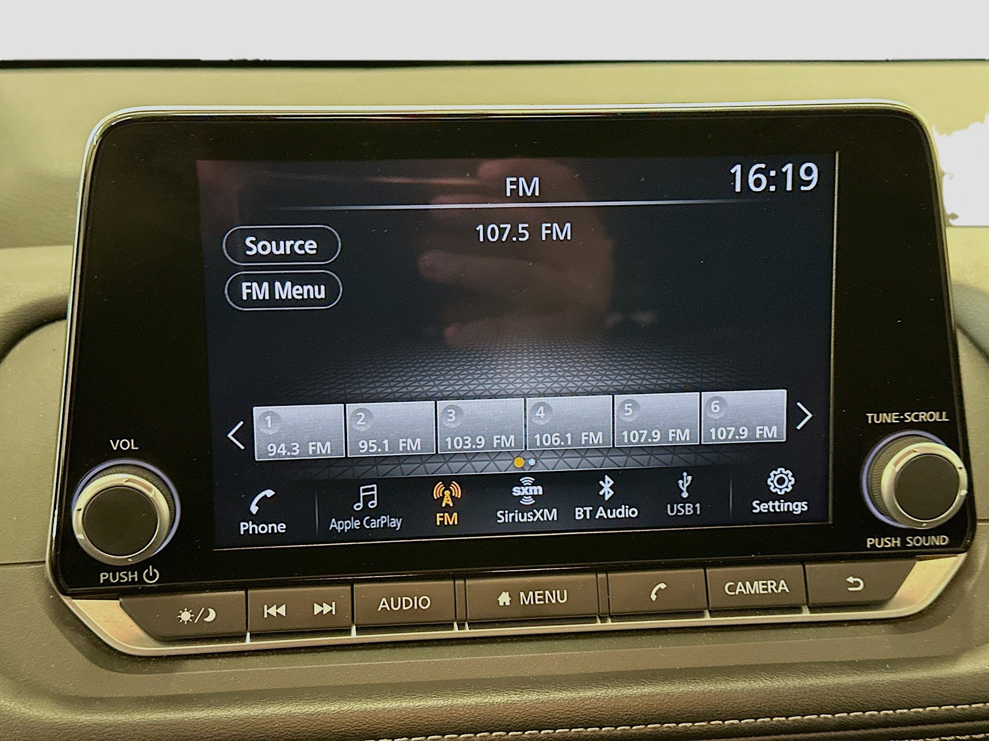 Used 2025 Nissan Rogue SV AWD/4WD image 21