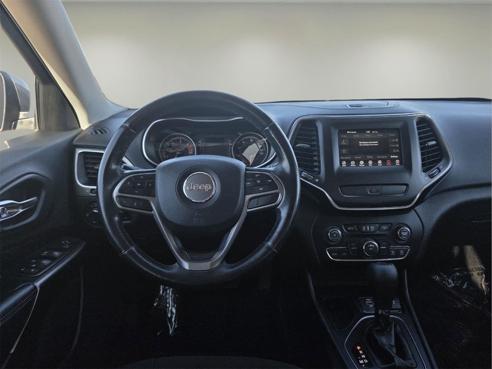 Used 2020 Jeep Cherokee Latitude w/ Cold Weather Group image 2