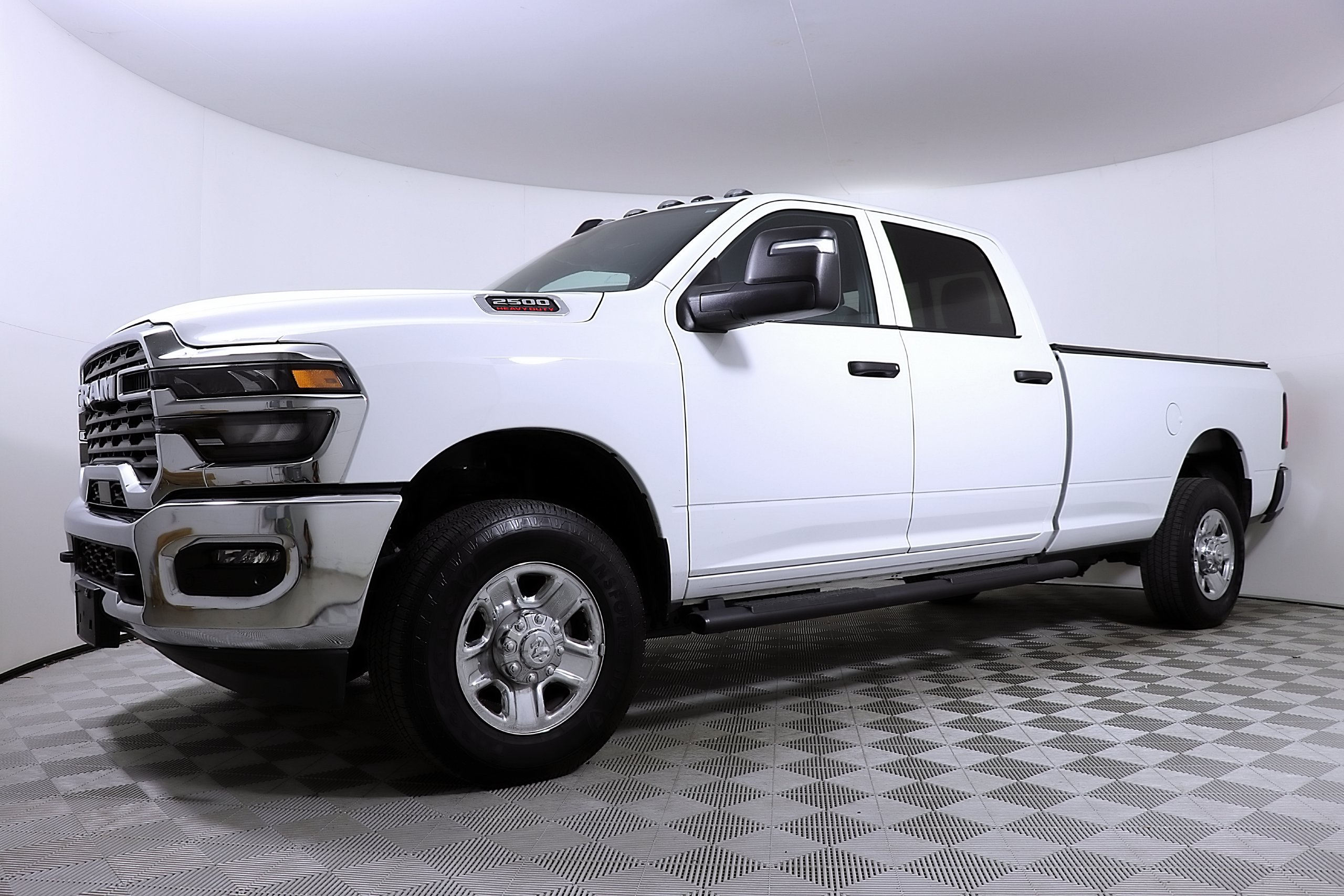 Used 2025 RAM 2500 Tradesman AWD/4WD image 2
