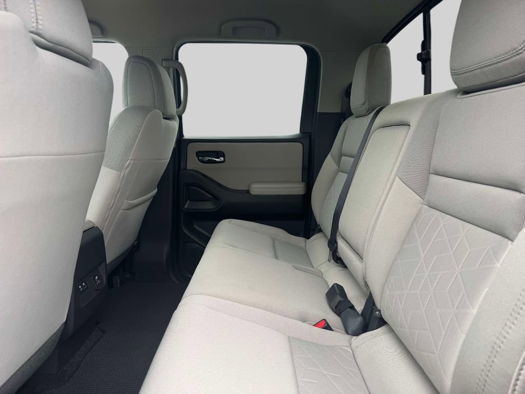 Used 2025 Nissan Frontier SV w/ SV Convenience Package RWD image 11