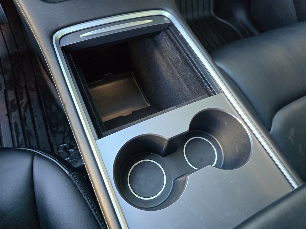 Used 2021 Tesla Model Y Long Range image 3