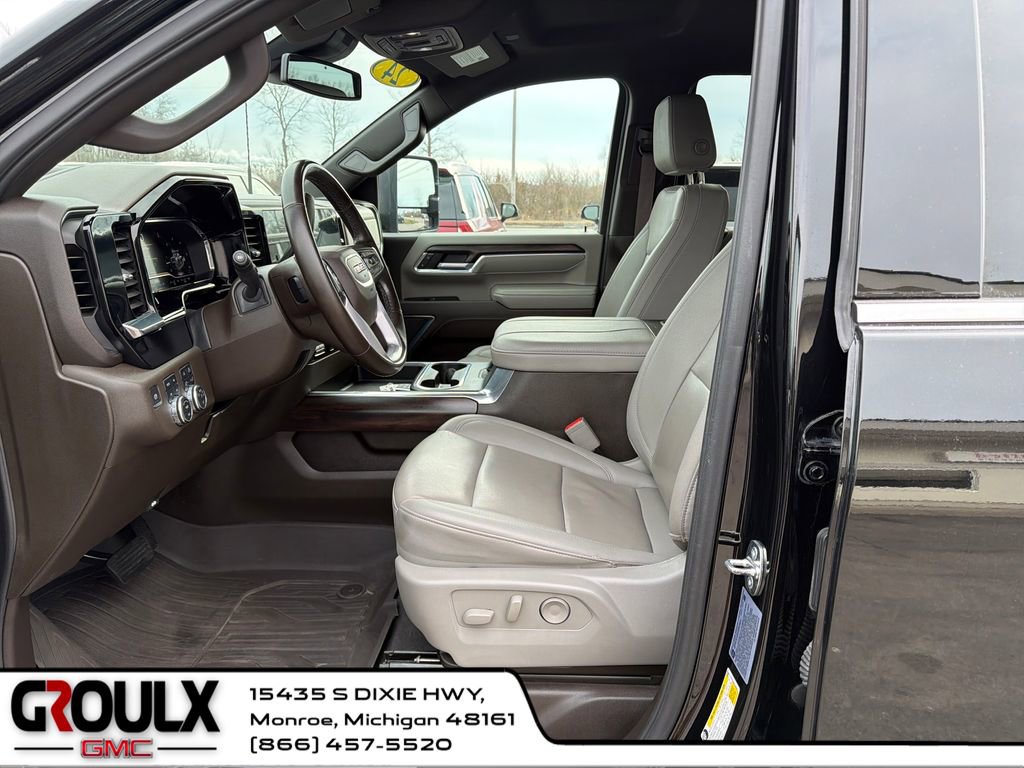 Used 2024 GMC Sierra 2500 SLT w/ SLT Premium Package image 10