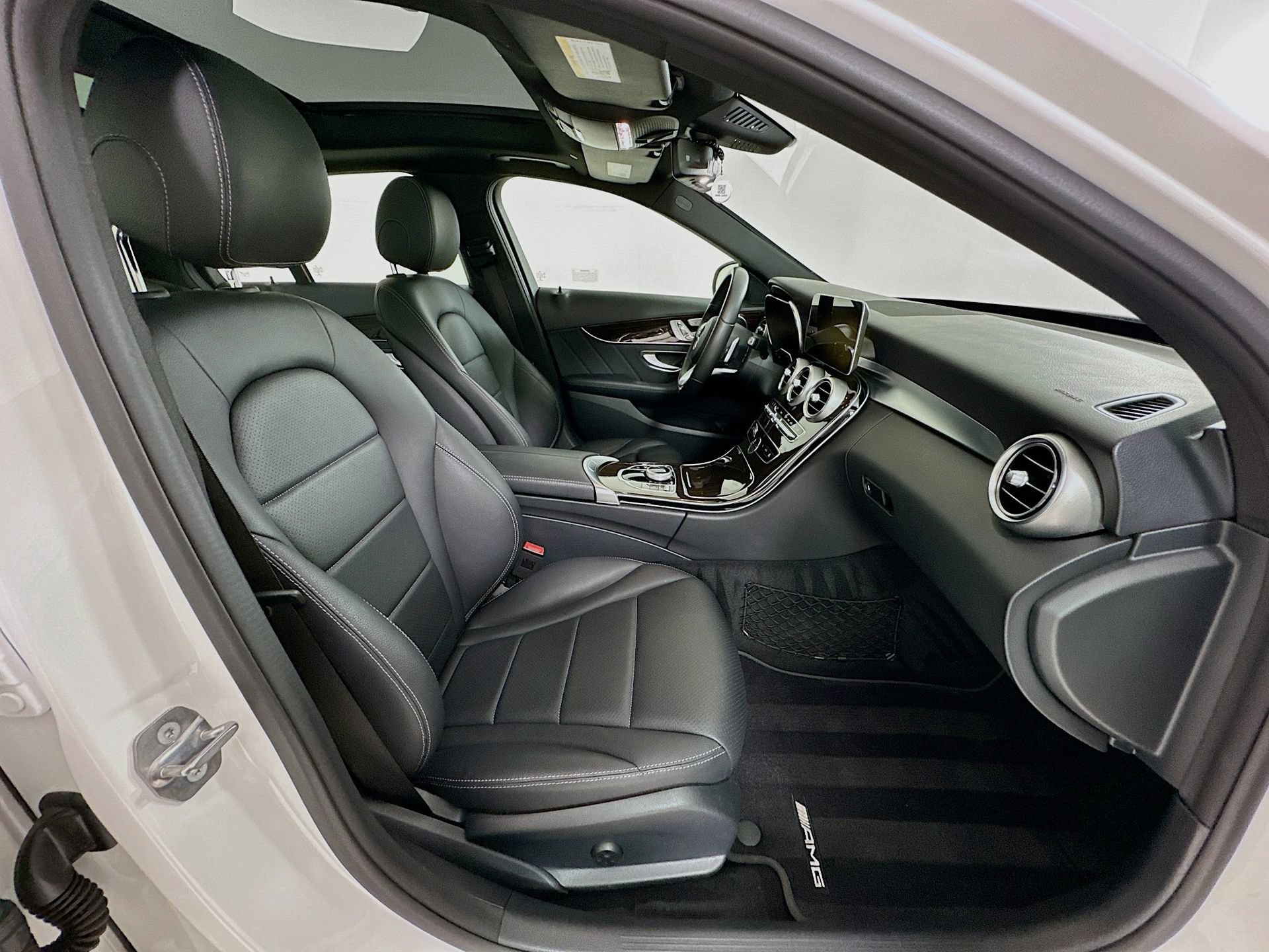 Used 2020 Mercedes-Benz C 300 Sedan image 29