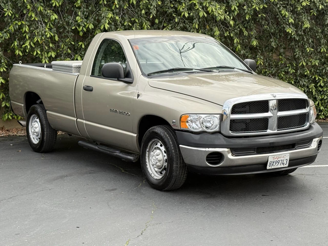 Used 2004 Dodge Ram 2500 Truck ST image 3