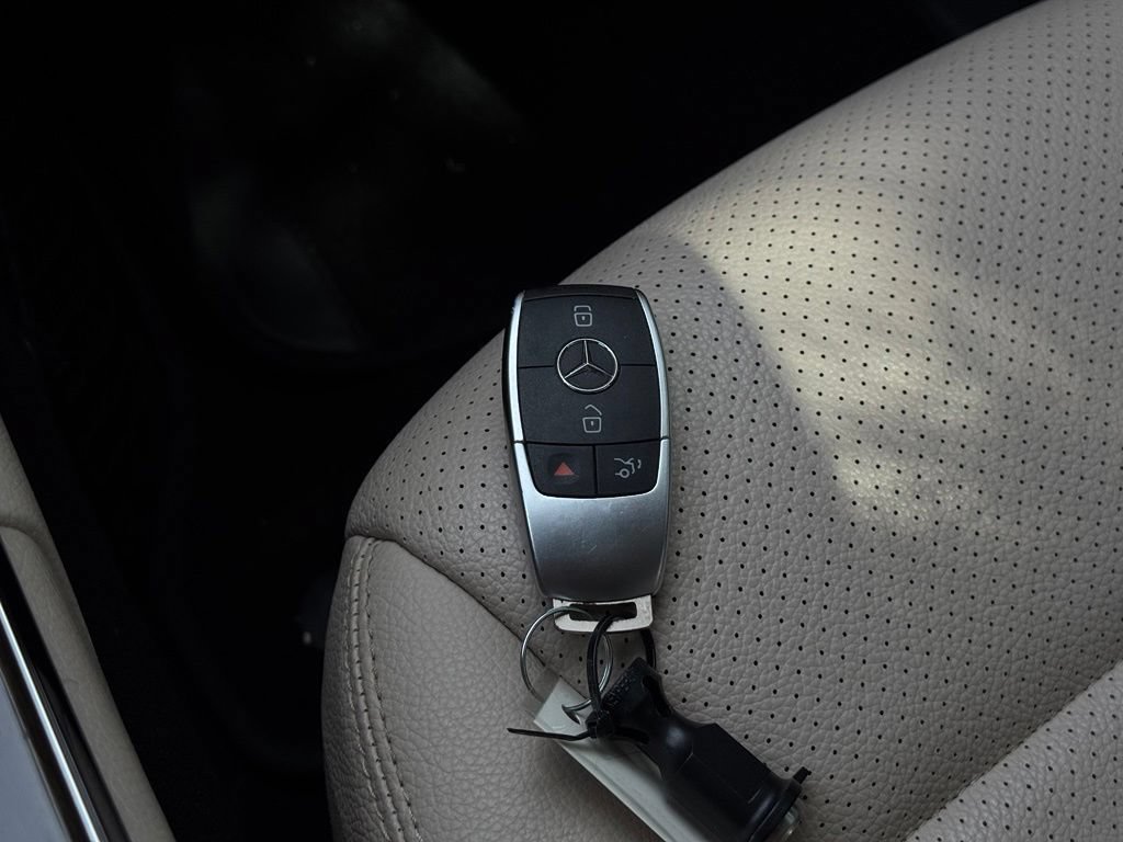 Used 2019 Mercedes-Benz C 300 Sedan image 34