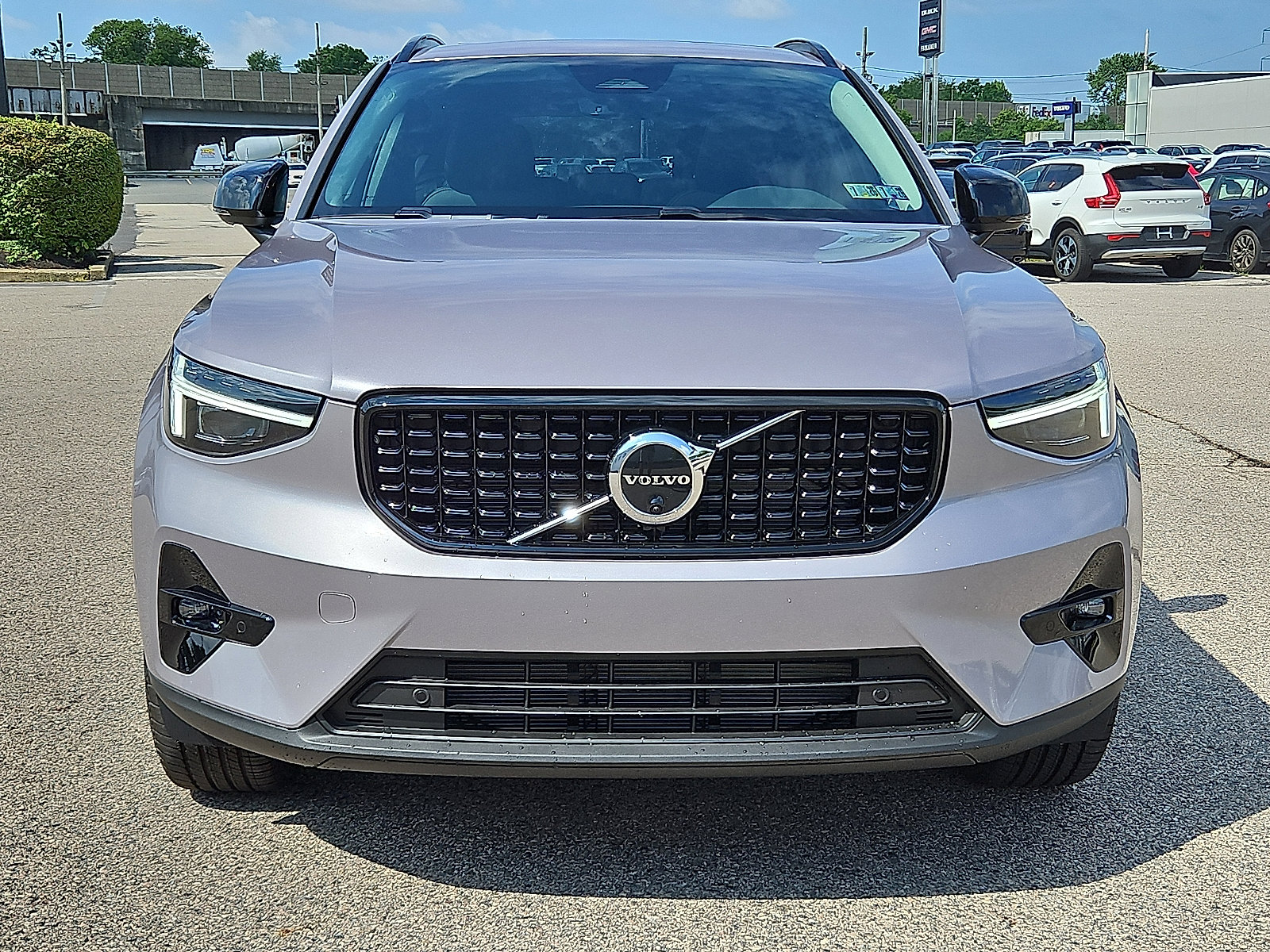 New 2026 Volvo XC40 B5 Plus w/ Protection Package Premier AWD/4WD image 2