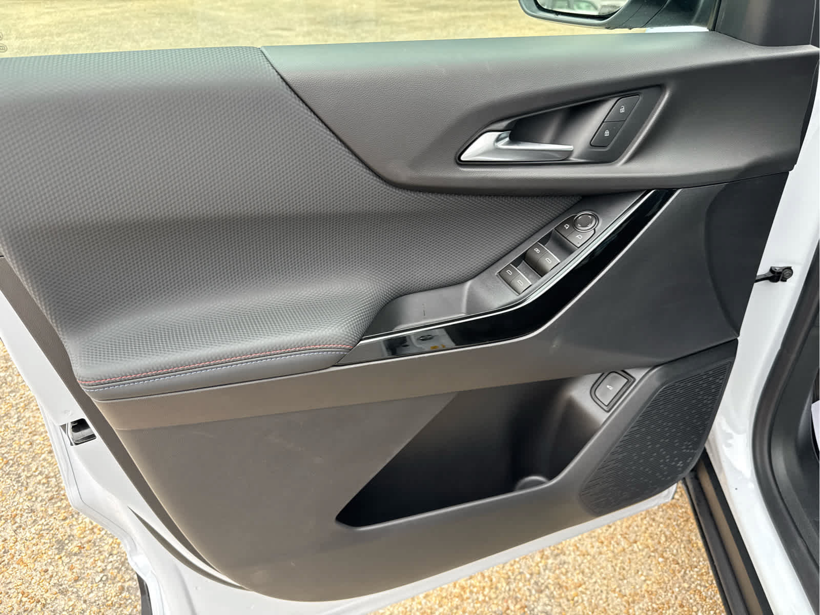 New 2026 Chevrolet Equinox RS w/ Safety and Technology Package FWD image 21