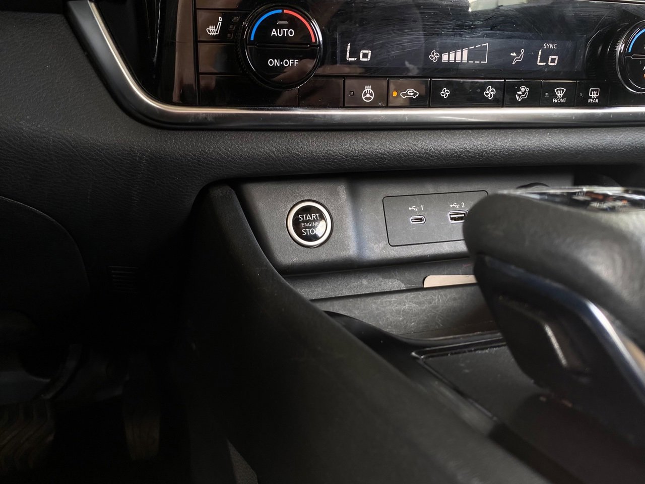 Used 2023 Nissan Rogue SV w/ SV Premium Package image 11