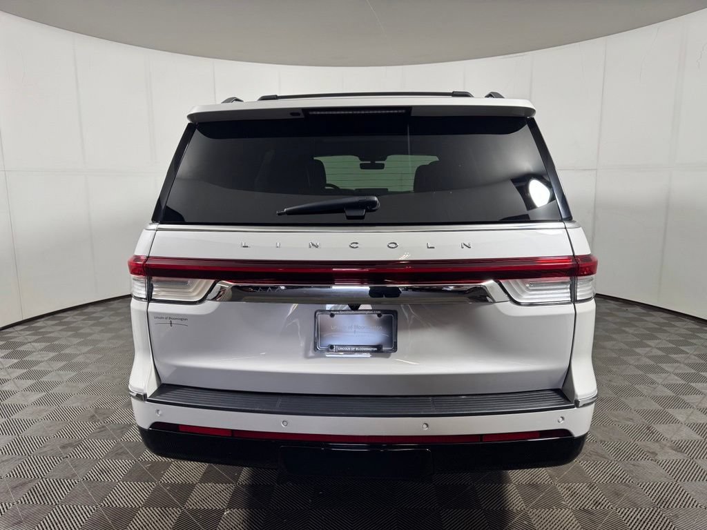 Used 2024 Lincoln Navigator Reserve w/ Monochromatic Package AWD/4WD image 4