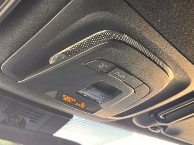 Used 2025 Toyota Corolla SE image 23