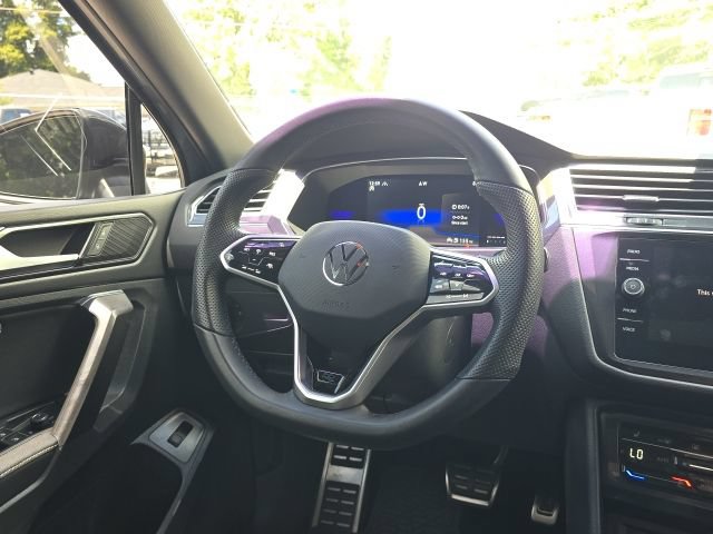 Used 2022 Volkswagen Tiguan SE R-Line AWD/4WD image 39