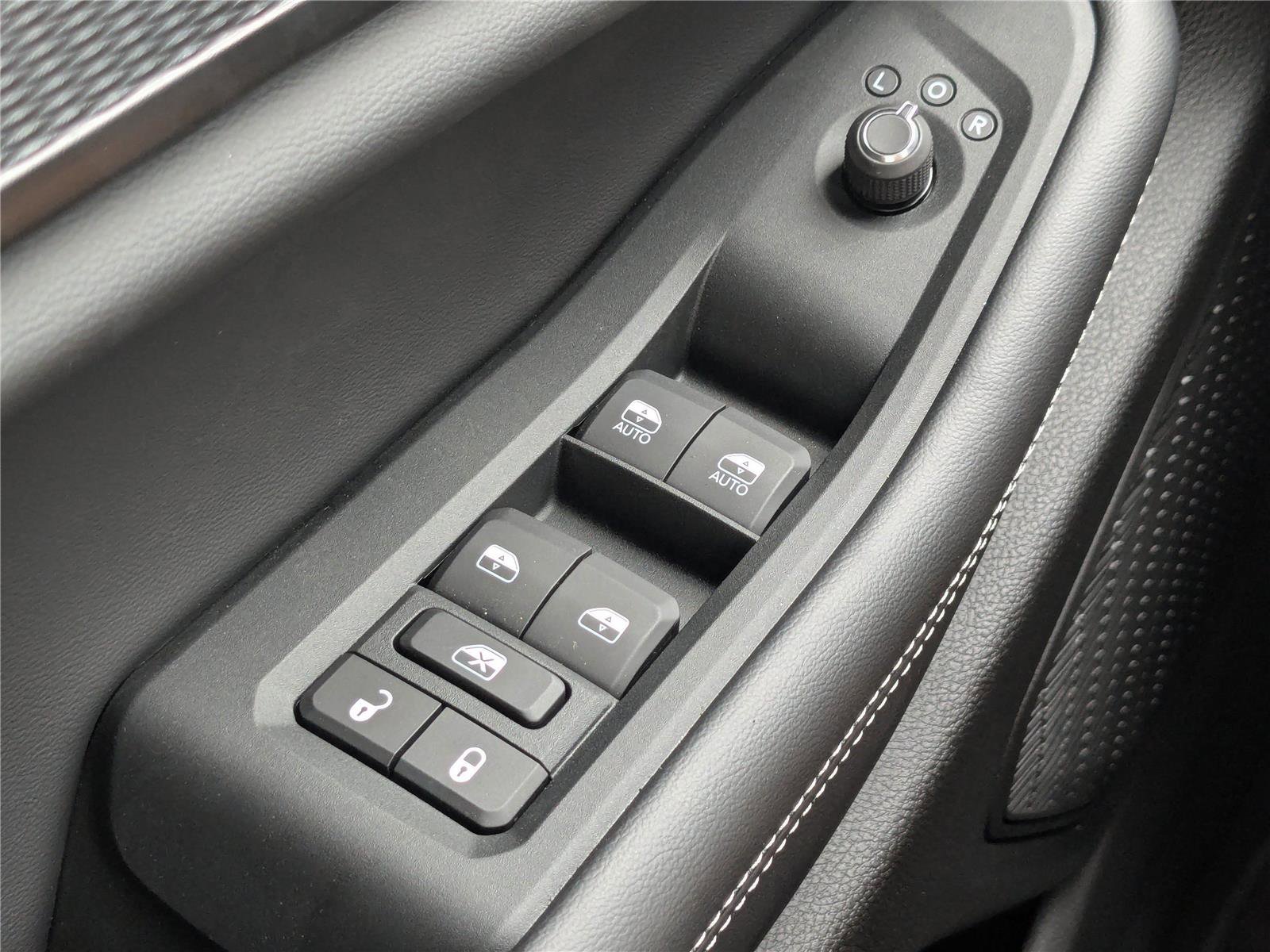 New 2025 Jeep Grand Cherokee L Laredo image 23