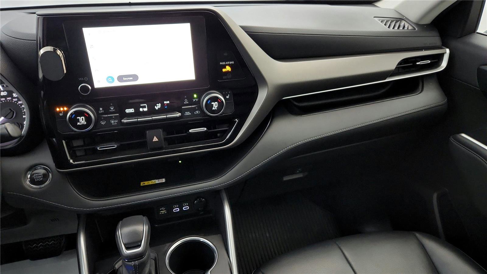 Certified 2023 Toyota Highlander XLE image 31