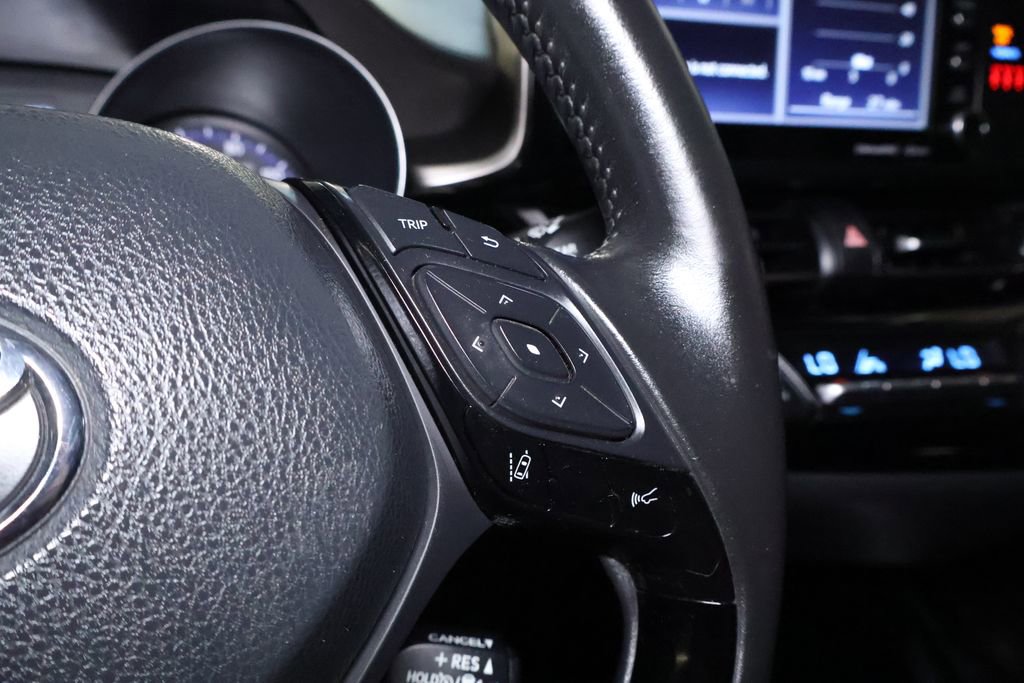 Used 2021 Toyota C-HR Limited image 21