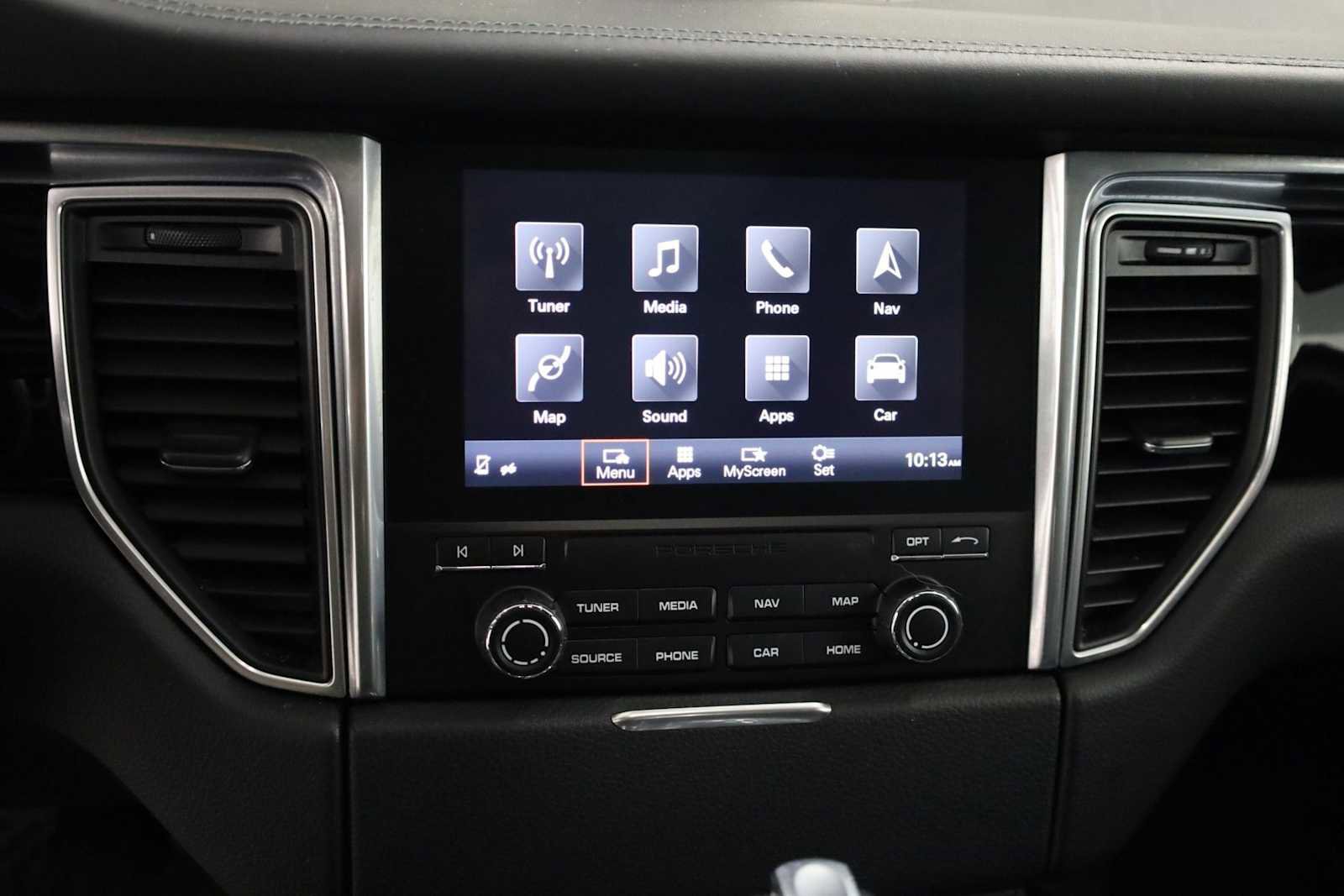 Used 2017 Porsche Macan image 32