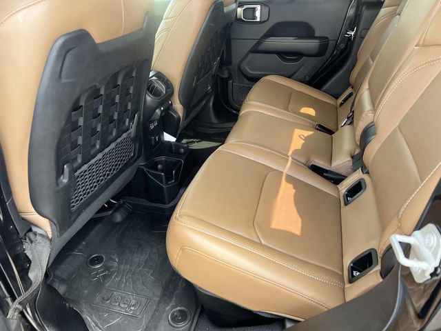 Used 2023 Jeep Gladiator Rubicon w/ Cold Weather Group AWD/4WD image 11