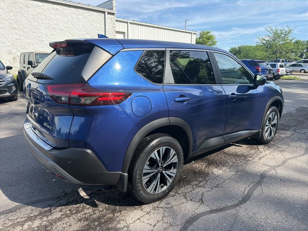 Used 2023 Nissan Rogue SV AWD/4WD image 3