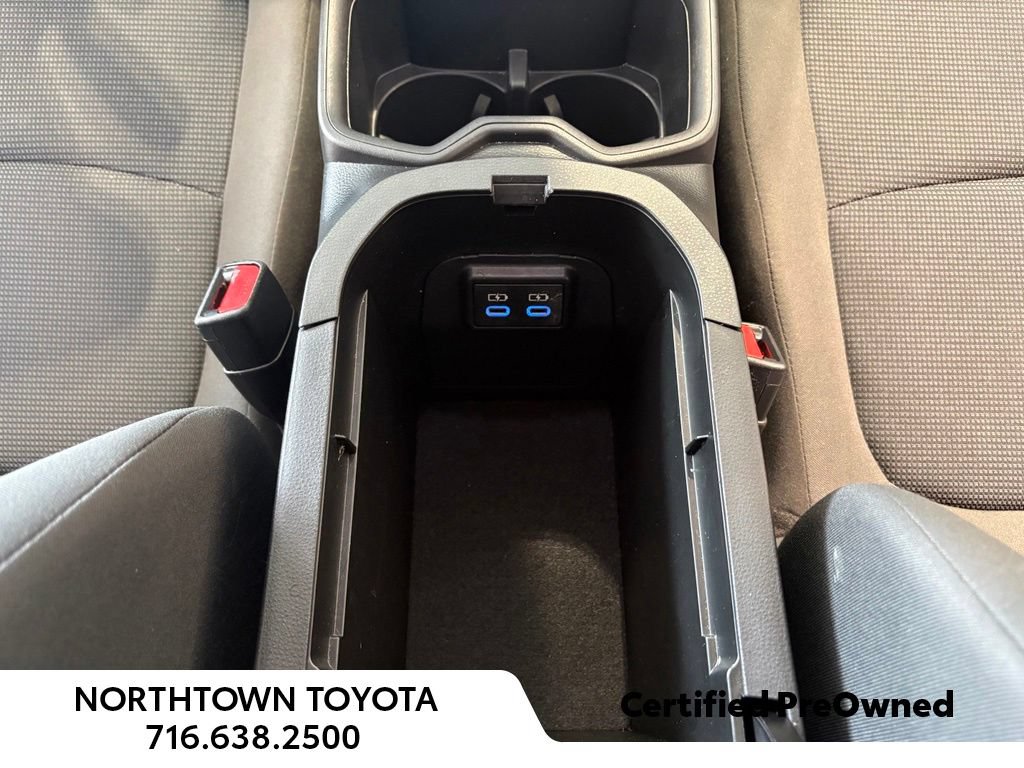Used 2022 Toyota RAV4 LE w/ Carpet Mat Package (TMS) AWD/4WD image 13